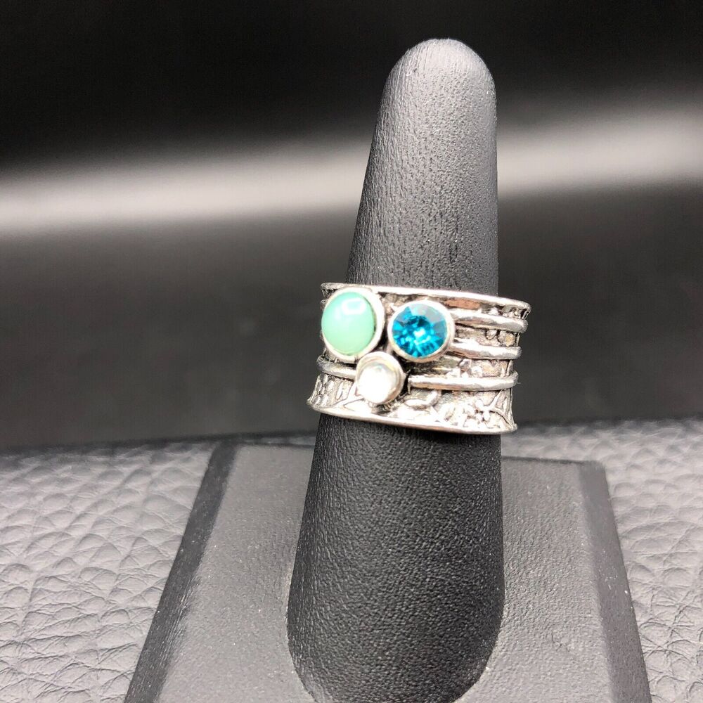 Modern Art Ring‎ Size 7.5 Blue Bezel Set Crystals Textured Silver Tone Wide Band - Picture 2 of 8